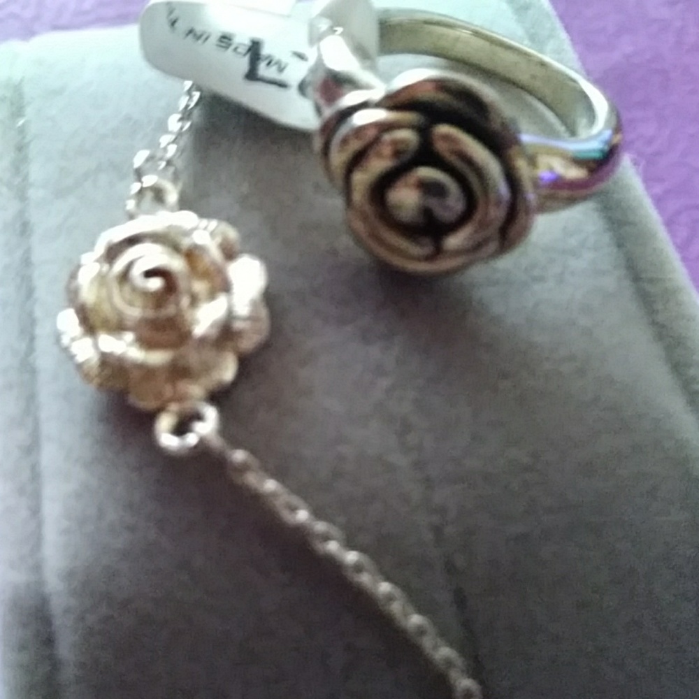 NWT- RING ONLY! 🌹 ROSE STERLING RING SET.6 - Picture 2 of 2